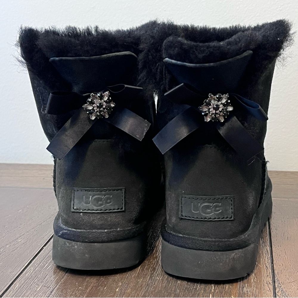 UGG Bailey Bow Crystal Boots Womens size 7 - Picture 8 of 11
